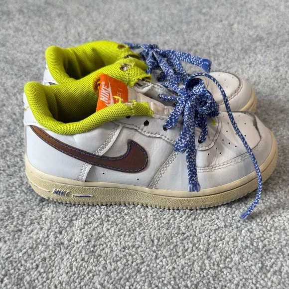 Nike Kids Air Force 1 Sneakers - Picture 2 of 5